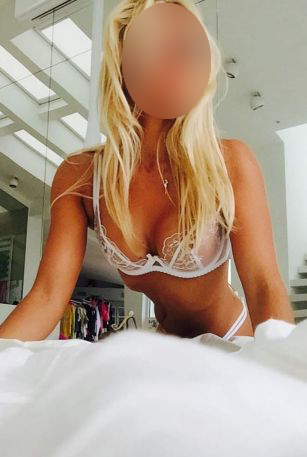 Massagio erotico Como: CIAO AMORE SONO IL TUO CONIGLIETTO, DIVORZIO CON TETTE PERFETTE DISPONIBILE 24X7