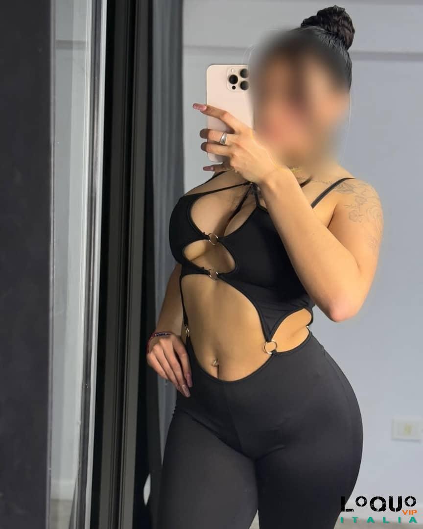 Escort Bologna: Figa rasata e focosa