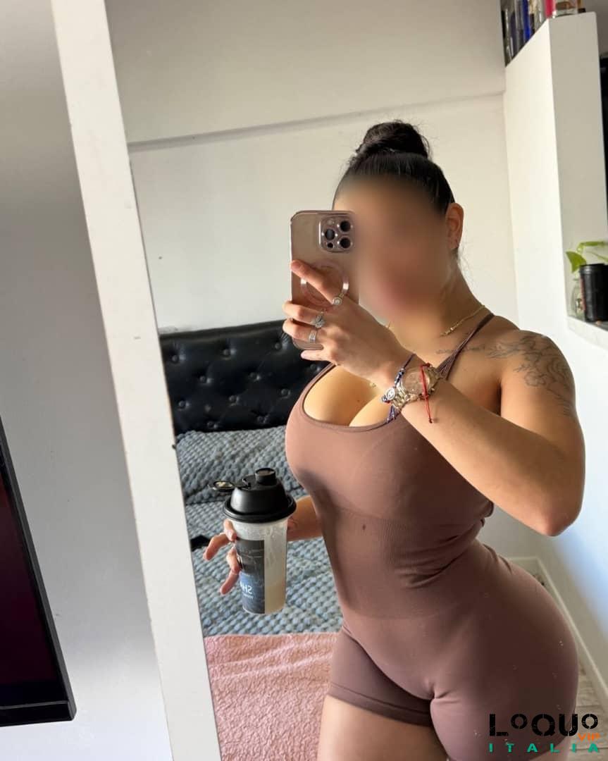 Escort Bologna: Figa rasata e focosa