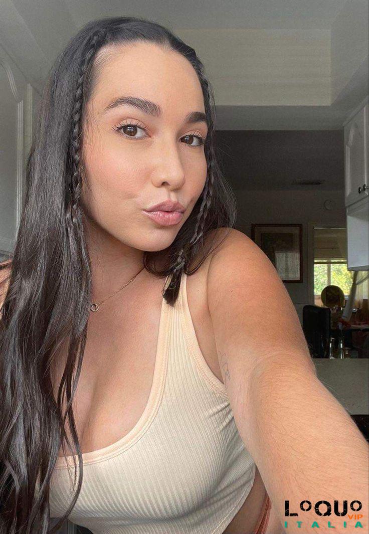 Escort Latina: Riana tani